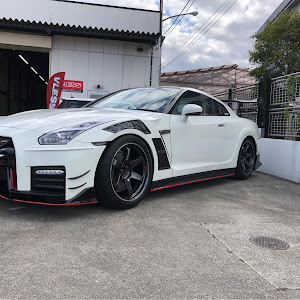 NISSAN GT-R