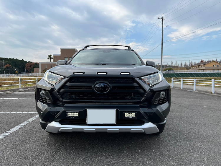 車RAV4 Adventure フロントバンパー