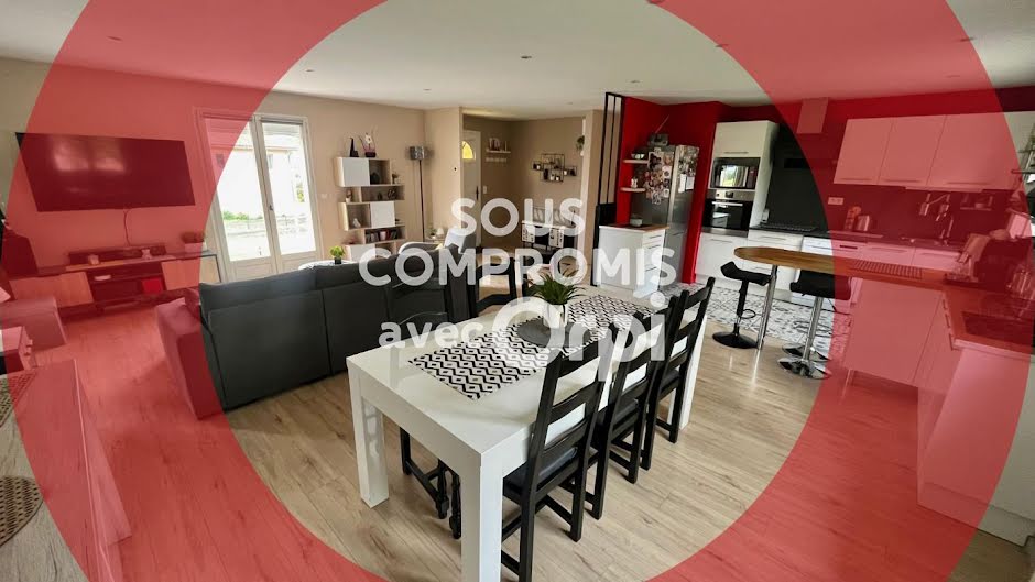 Vente maison 4 pièces 117 m² à Mirefleurs (63730), 314 000 €