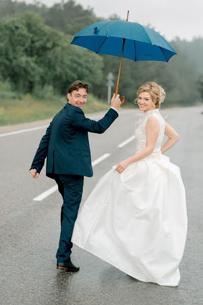 Fotógrafo de casamento Eduard Perov (edperov). Foto de 11 de abril 2021