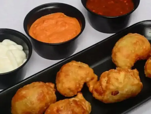 Butter Chicken Momos [6 Pieces]