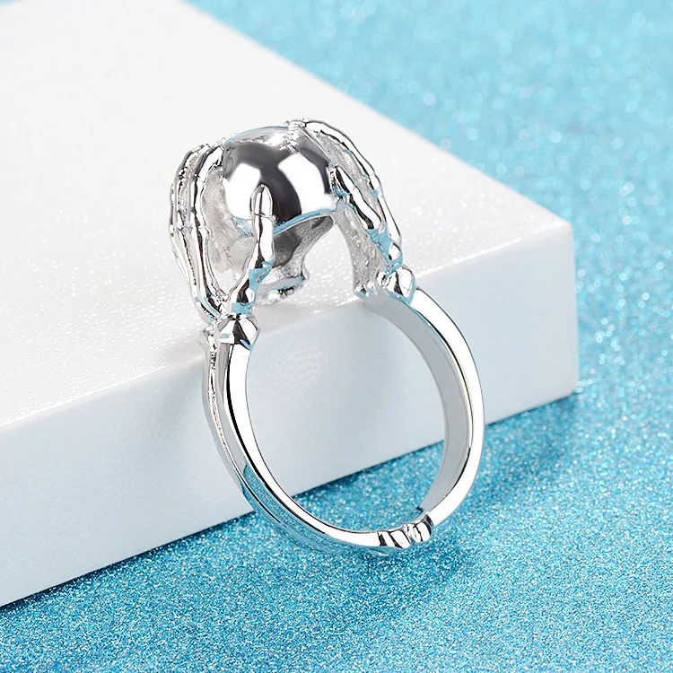 Vintage Oil Dripping Skull Hand Ring – Exaggerated & gepersonaliseerd in alternatieve punk stijl, Europees en Amerikaans, voor een statement.