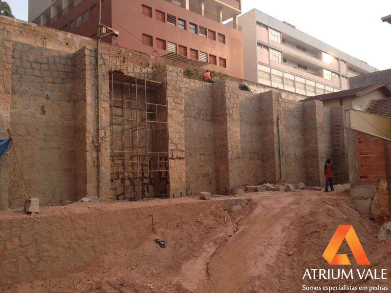 Muro de Pedra em Itatiba - Atrium Vale