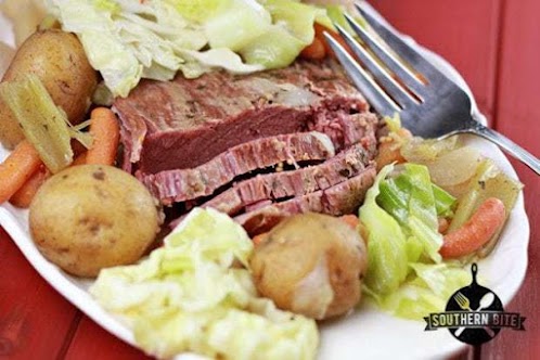 Slow Cooker Corned Beef and Cabbage