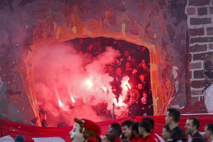 📷 "Ongelooflijke tifo, vreselijke ploeg": Kortrijk-fans maken met tifo in kerstsfeer meer indruk dan de spelers