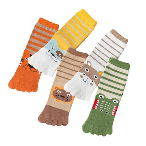 Title 3, Comfortable cotton sweat-absorbing socks for he...