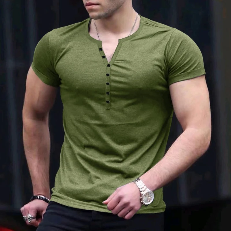 T-shirt uomo manica corta tinta unita, comfort e stile per ogni giorno. Tessuto morbido e traspirante, perfetto per un look casual e versatile.