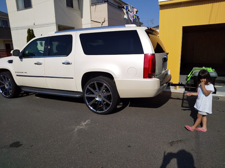 エスカレードのアメ車・ガレージライフ・エスカレードESV・アメマガ・SUPに関するカスタム事例の投稿画像3枚目