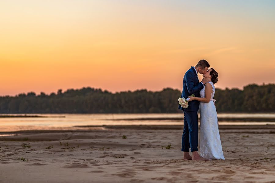 Wedding photographer Imre Fábián (memoriespictures). Photo of 20 October 2020