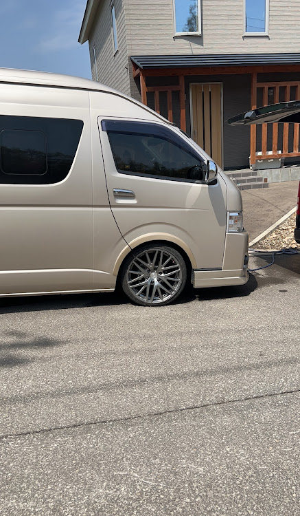 ハイエースバンのたくやさんが投稿したカスタム事例の投稿画像1枚目