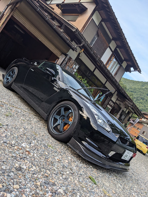 NISSAN GT-Rのお休み処柊(ひいらぎ)・車好きの輪・白川郷・車好きの集まるお店に関するカスタム事例の投稿画像1枚目