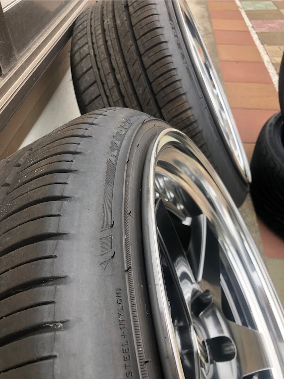 エスティマのネギ脚・生脚・DIY・ホイール・タイヤ組み替え完了に関するカスタム事例の投稿画像3枚目