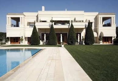 Villa with pool 2