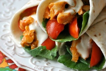 10-Minute Buffalo Chicken Wraps