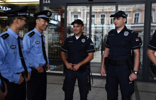 VOICE: Policajci u školama - još jedno Vučićevo obećanje bez pokrića