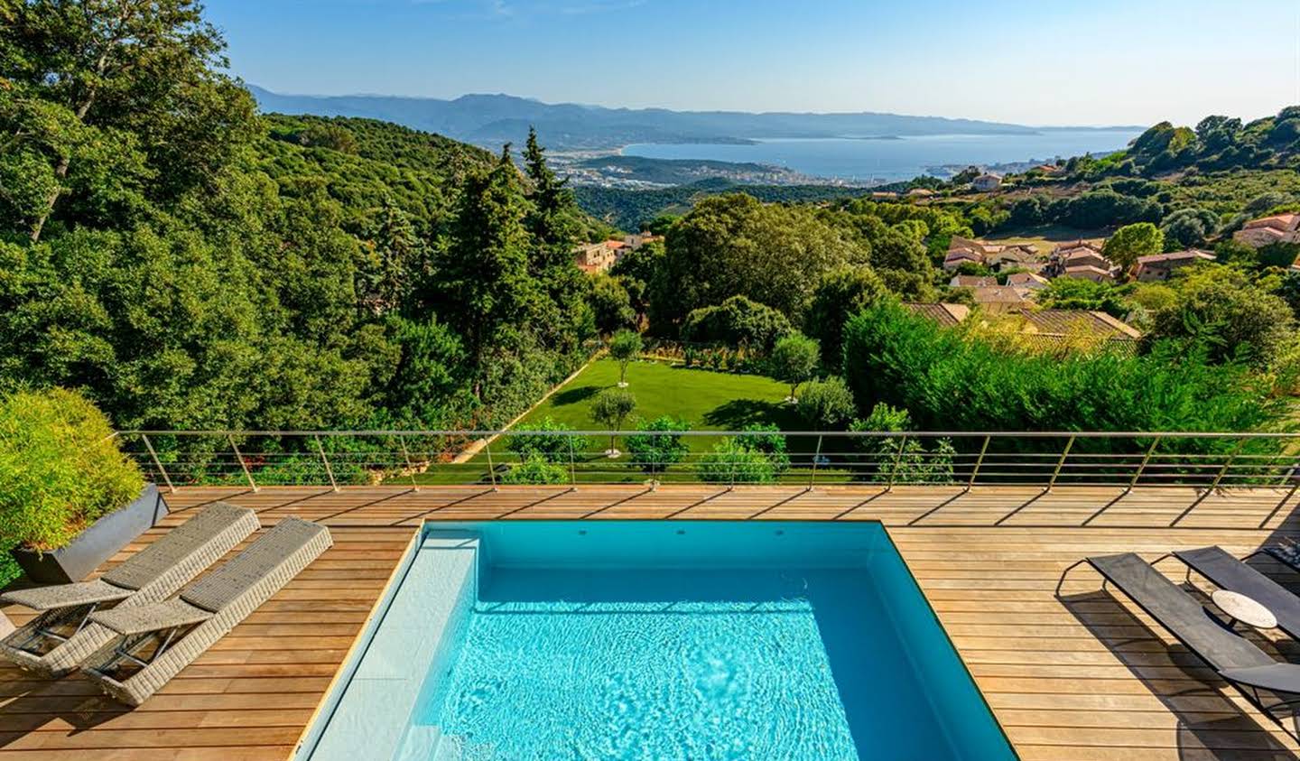 Villa with pool and garden Ajaccio