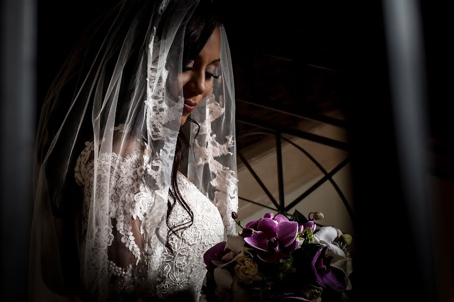 Fotografo di matrimoni Carina Rodríguez (altoenfoque). Foto del 2 ottobre 2018