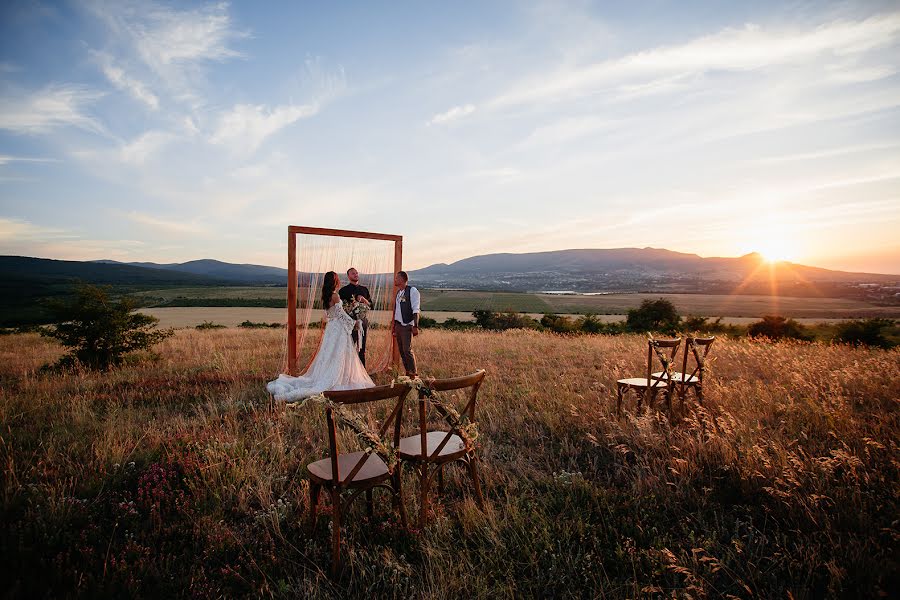 Fotógrafo de casamento Elena Ugodina (ugodinaelen). Foto de 19 de dezembro 2019