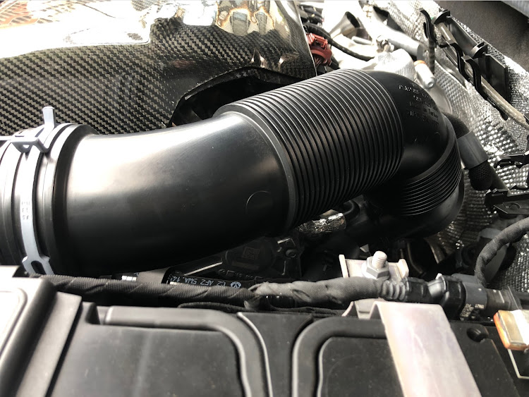 ゴルフ RのTuning Evolution B.L.K・カスタムしない宣言・私はかーちゅーん優等生に関するカスタム事例の投稿画像2枚目