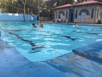 best-swimming-classes-delhi-greenshootssports_image