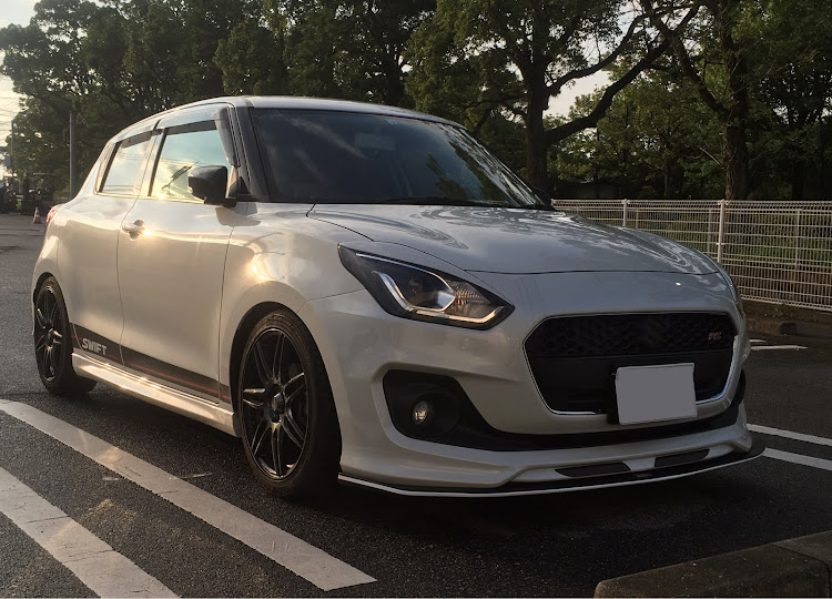 スイフトの梅雨明け・朝のいっぷく☕️🚬に関するカスタム事例の投稿画像1枚目