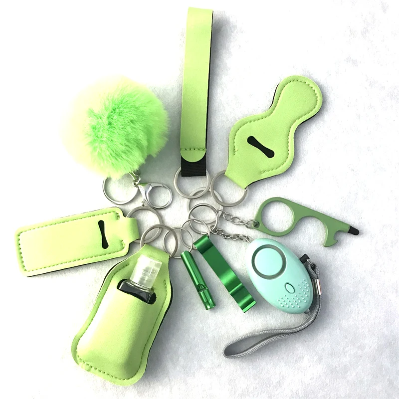 Lot de 10 porte-clés poignet, ouvre-portes et sac de gel hydroalcoolique. Hygiène et accès facile au quotidien.