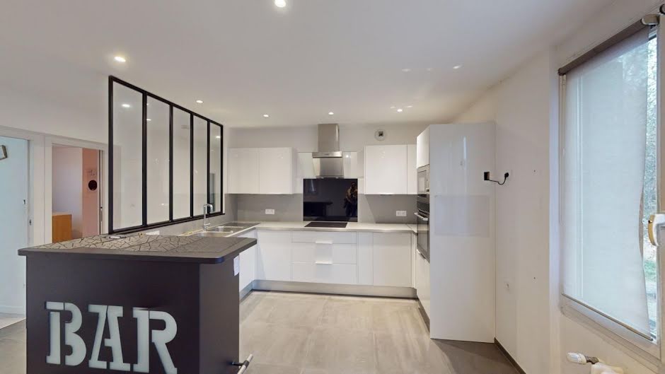 Location  appartement 4 pièces 94 m² à Vaulx-en-Velin (69120), 1 190 €