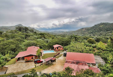 Farmhouse with pool 3