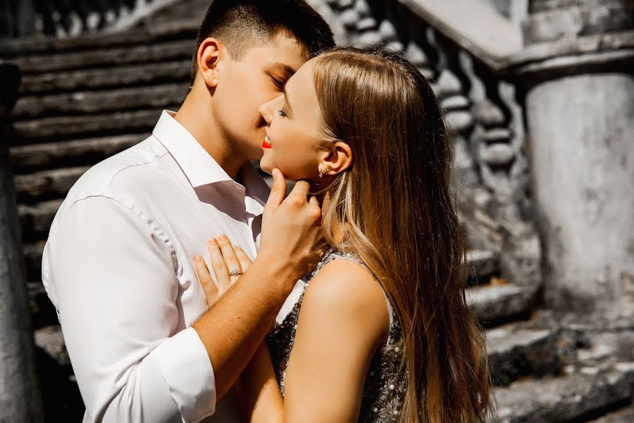 Fotógrafo de casamento Stanislav Yakovlev (stanisyakovlev). Foto de 11 de setembro 2019