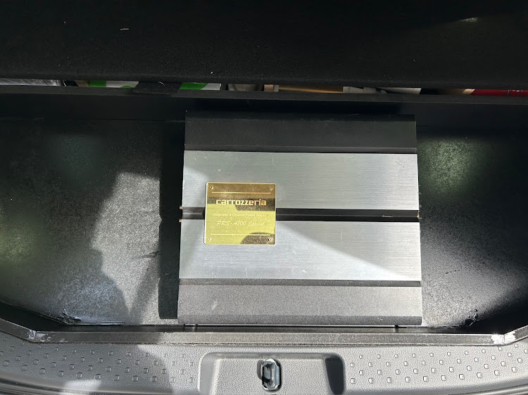 灰道三(はい！どうぞ)さんが投稿したカーオーディオ・カーオーディオDIY・アンプラックの設計ミス・余裕を持った設計が大事に関するカスタム事例の投稿画像1枚目