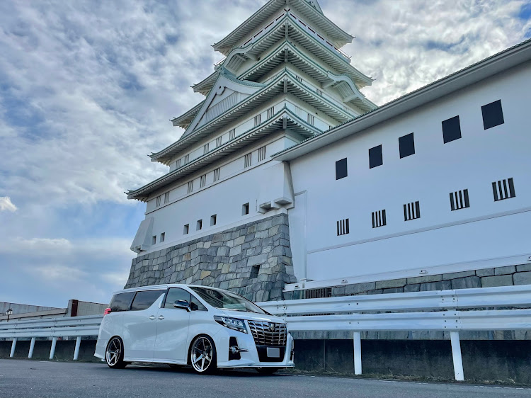アルファードの撮り納め2021・大晦日・連投失礼します・豊田城に関するカスタム事例の投稿画像2枚目