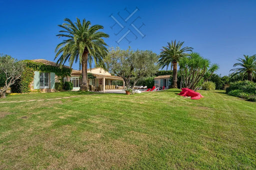 Villa with pool 5