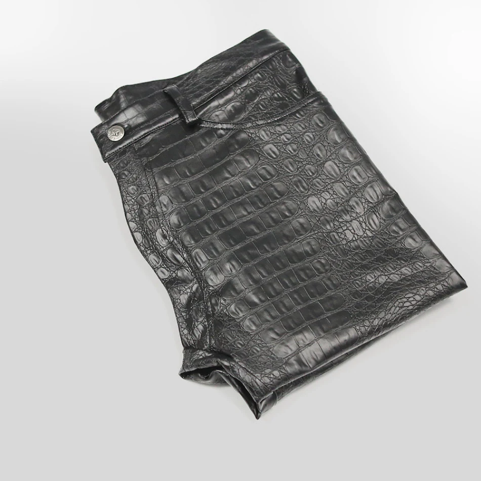NK72 Motorbroek Heren Laarzen Lederen Broek Skinny Jeans Stijlvolle en veilige motorbroek voor heren. Gemaakt van leer en met een skinny jeans pasvorm.
