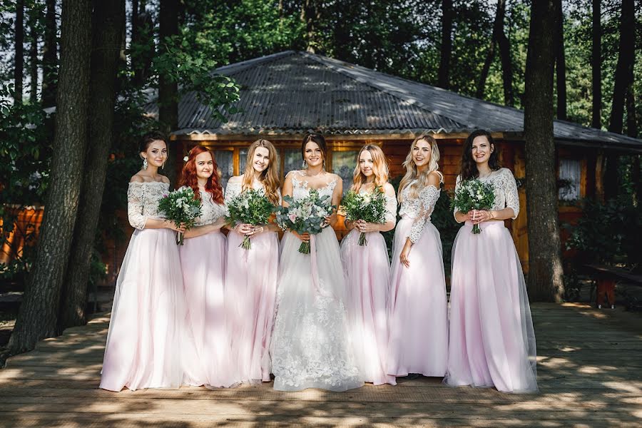 Fotógrafo de casamento Pavel Nenartovich (nenik83). Foto de 8 de dezembro 2017