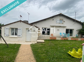 maison à Champdeniers-Saint-Denis (79)