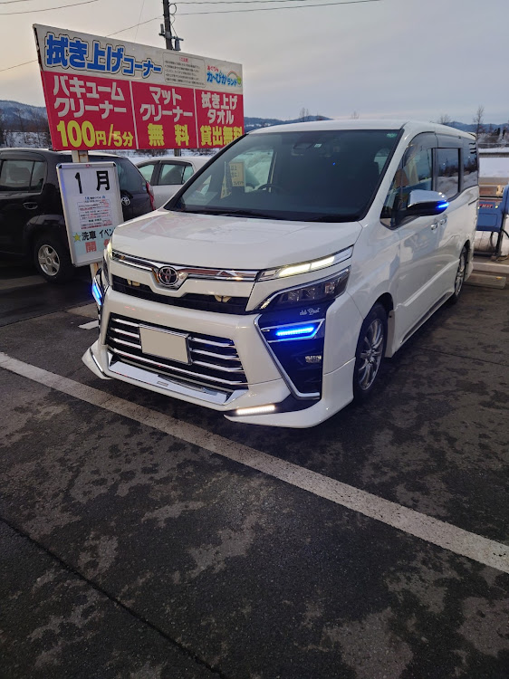 ヴォクシーのCLUB"Dual"・メンバー募集中・DIY・早く春よ来い‼️に関するカスタム事例の投稿画像1枚目
