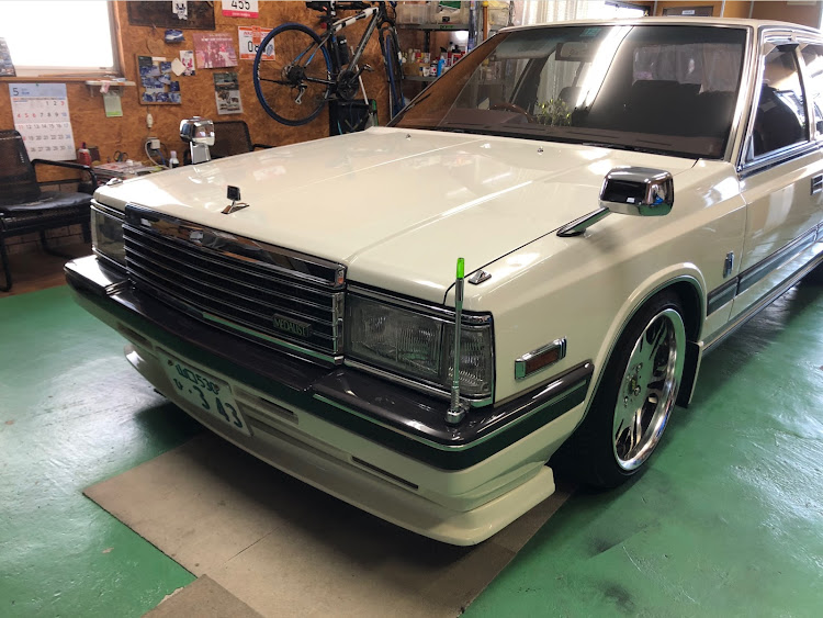 ローレルのセダン好き・ウインカー交換・日産旧車・C32ローレルに関するカスタム事例の投稿画像4枚目
