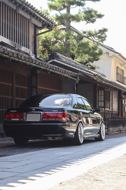 クラウンロイヤルの17クラウン・クラウン・車高調整・ドライブ・EMITZに関するカスタム事例の投稿画像2枚目