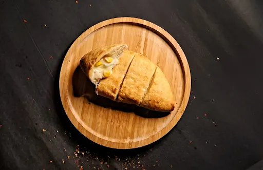 Jalapeno And Corn Stuffed Garlic Bread