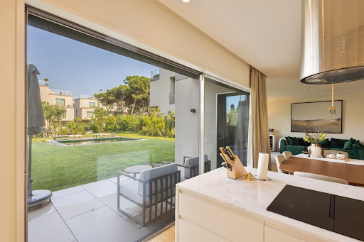 Appartement contemporain avec piscine 5