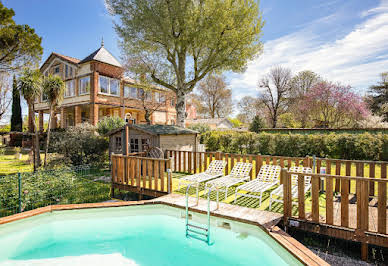 Maison avec piscine et terrasse 11