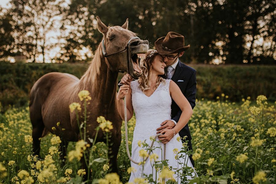 Wedding photographer Damian Niedźwiedź (inspiration). Photo of 1 October 2019