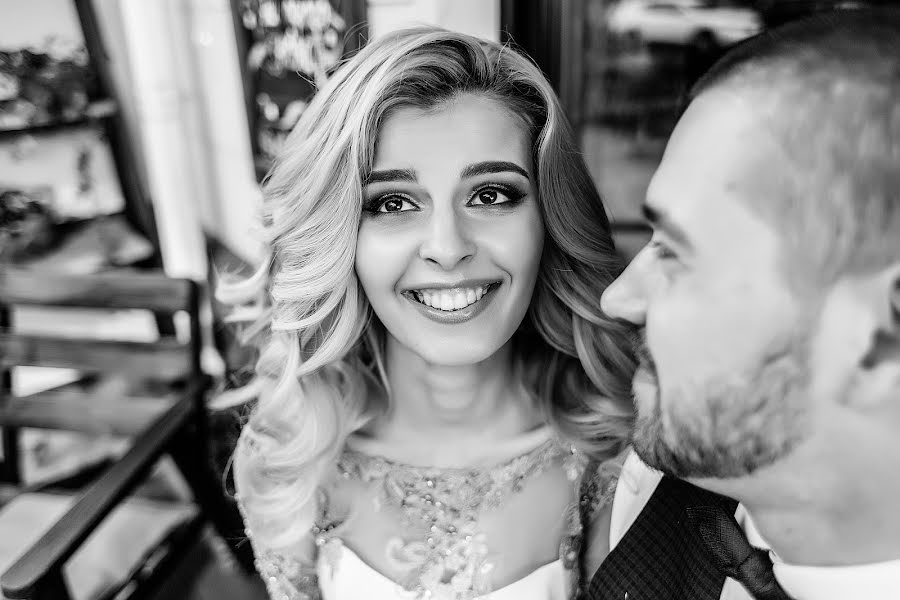婚礼摄影师Evgeniya Sova（pushistayasova）。2017 9月18日的照片