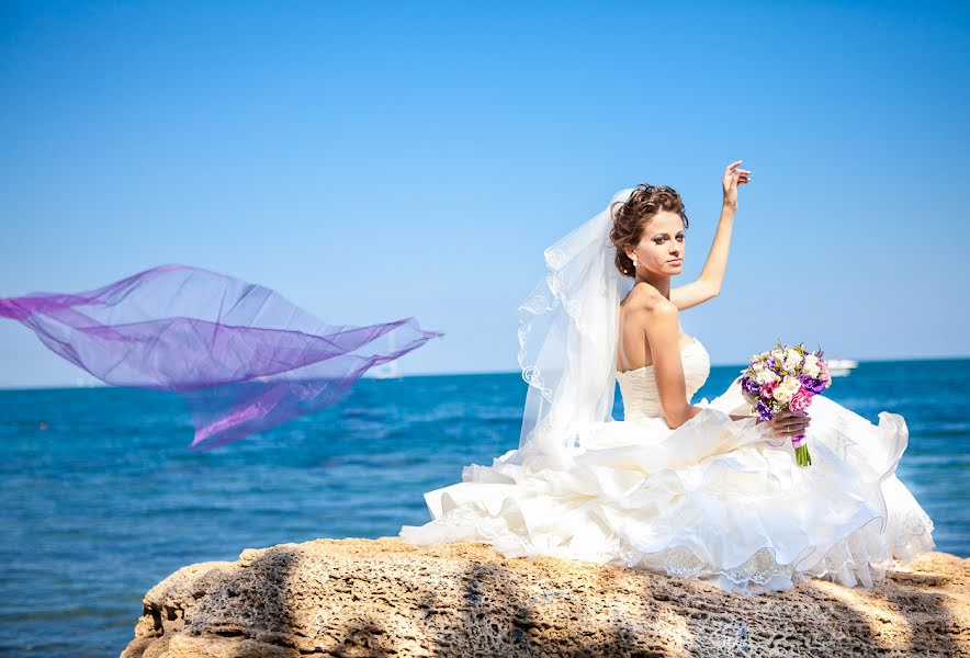 Wedding photographer Vladimir Nosulenko (mastervova). Photo of 29 April 2014