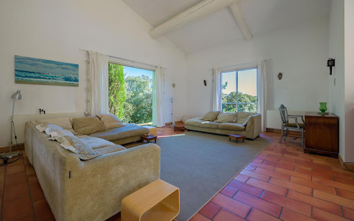 Villa with pool and terrace 4