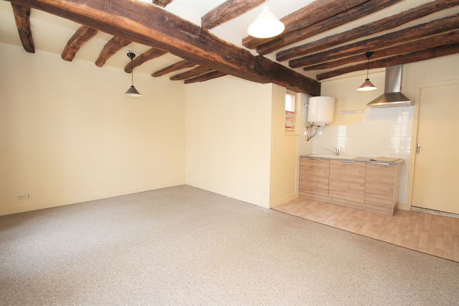 Location  appartement 1 pièce 26.62 m² à Decize (58300), 325 €