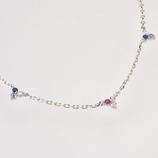 Title 5, Long Chain Necklace with Hanging Piece An elega...