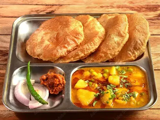 Poori Bhaji (4pcs)