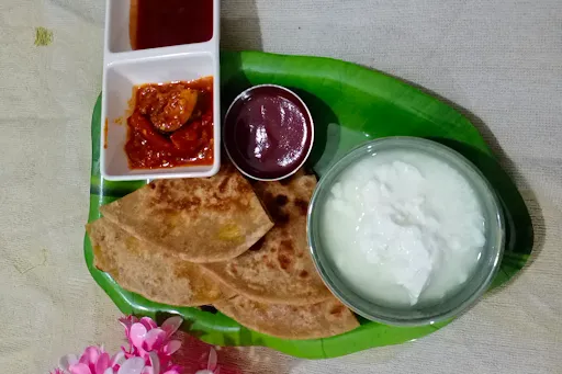 1 Paneer Paratha With Curd