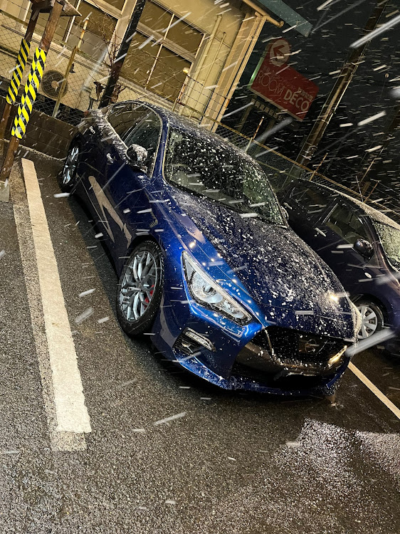 スカイラインの安全運転で行きましょー♪・大雪警報・雪道ドライブ・腰痛い・マジで痛いに関するカスタム事例の投稿画像1枚目